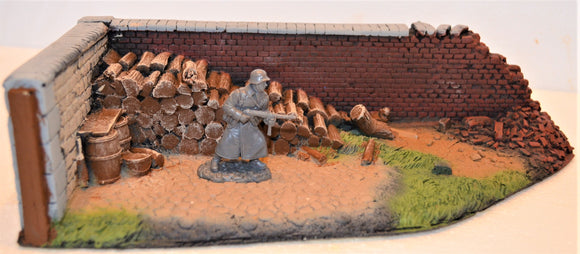Atherton Scenics WWII Corner Brick Wall with Logs & Debris 9912