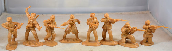BMC Classic Toy Soldiers Korean War Chinese Infantry Set 1 8 PC Set