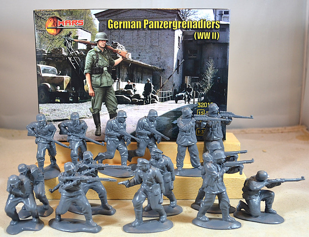 Mars WWII German Panzergrenadiers Infantry Dark  Gray 32018