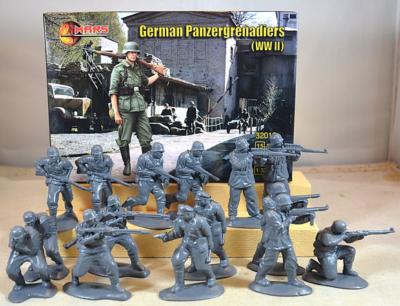 Mars WWII German Panzergrenadiers Infantry Dark  Gray 32018