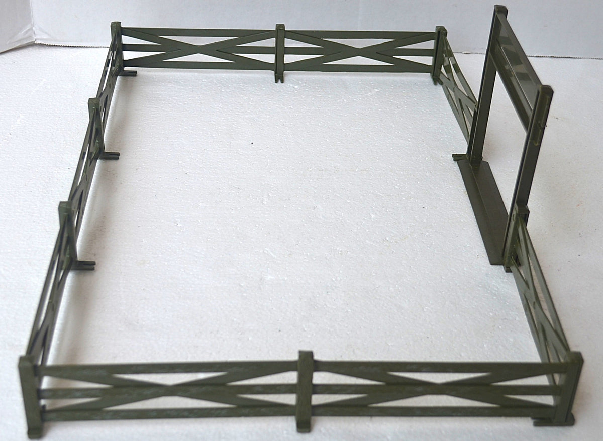Marx Western Ranch Fence and Gate Green Plastic – MicShaun's Closet