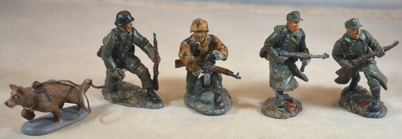 TSSD Painted WWII German Infantry Add On Set #27B 5 Pc. Set with Dog
