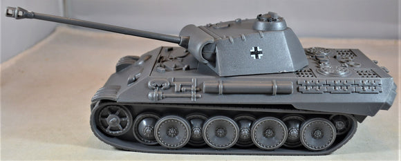 Classic Toy Soldiers World War II German Panther Tank