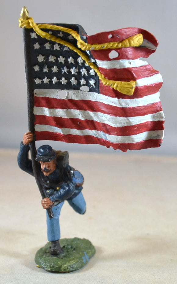 Conte Painted Civil War Union Infantry Flag Bearer Figure