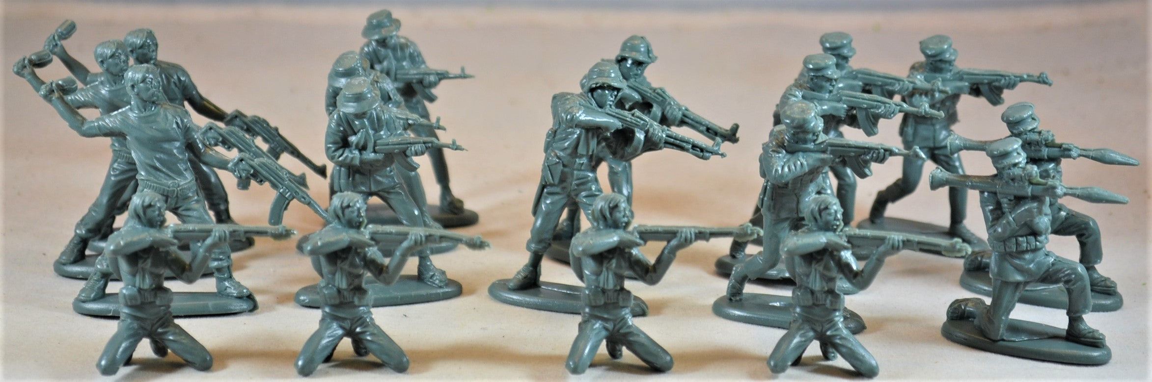 Mars Vietnam War Vietcong Dark Green Toy Soldiers – MicShaun's Closet