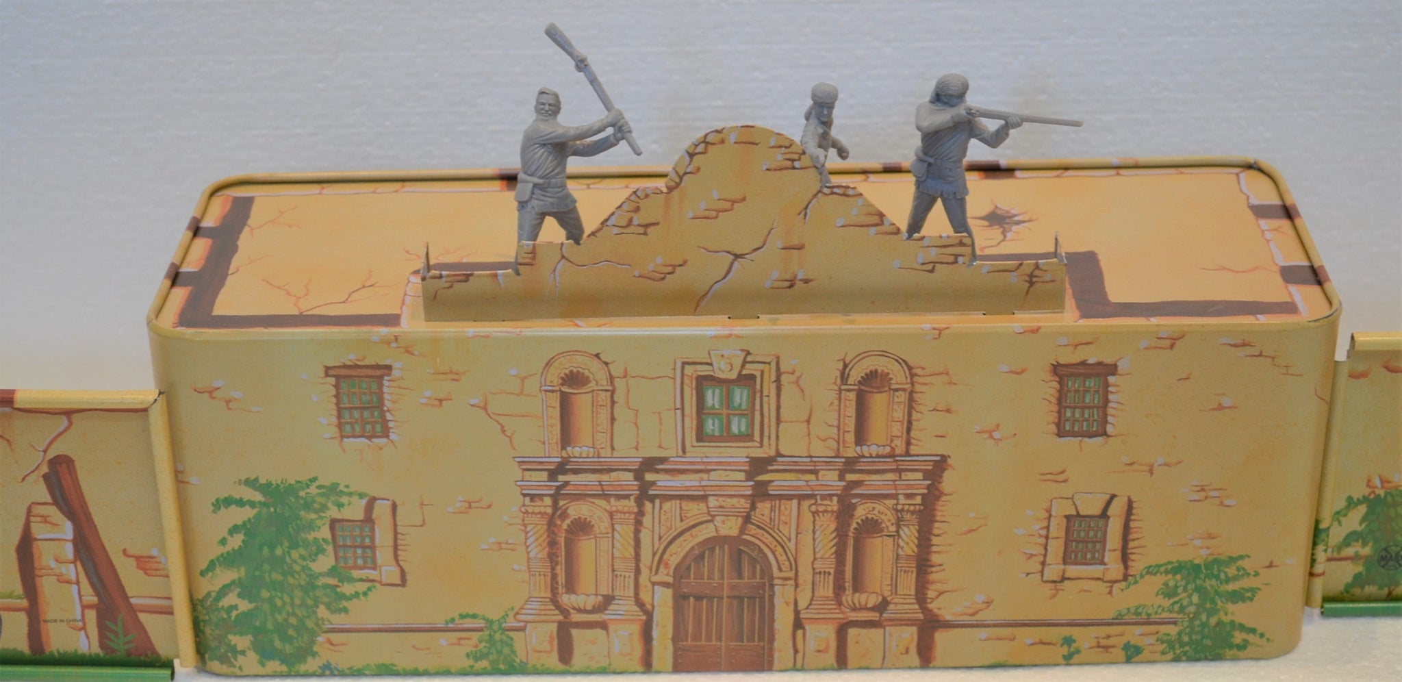 Marx Painted Tin Litho Alamo Fort Chapel Crockett Texans – MicShaun's ...