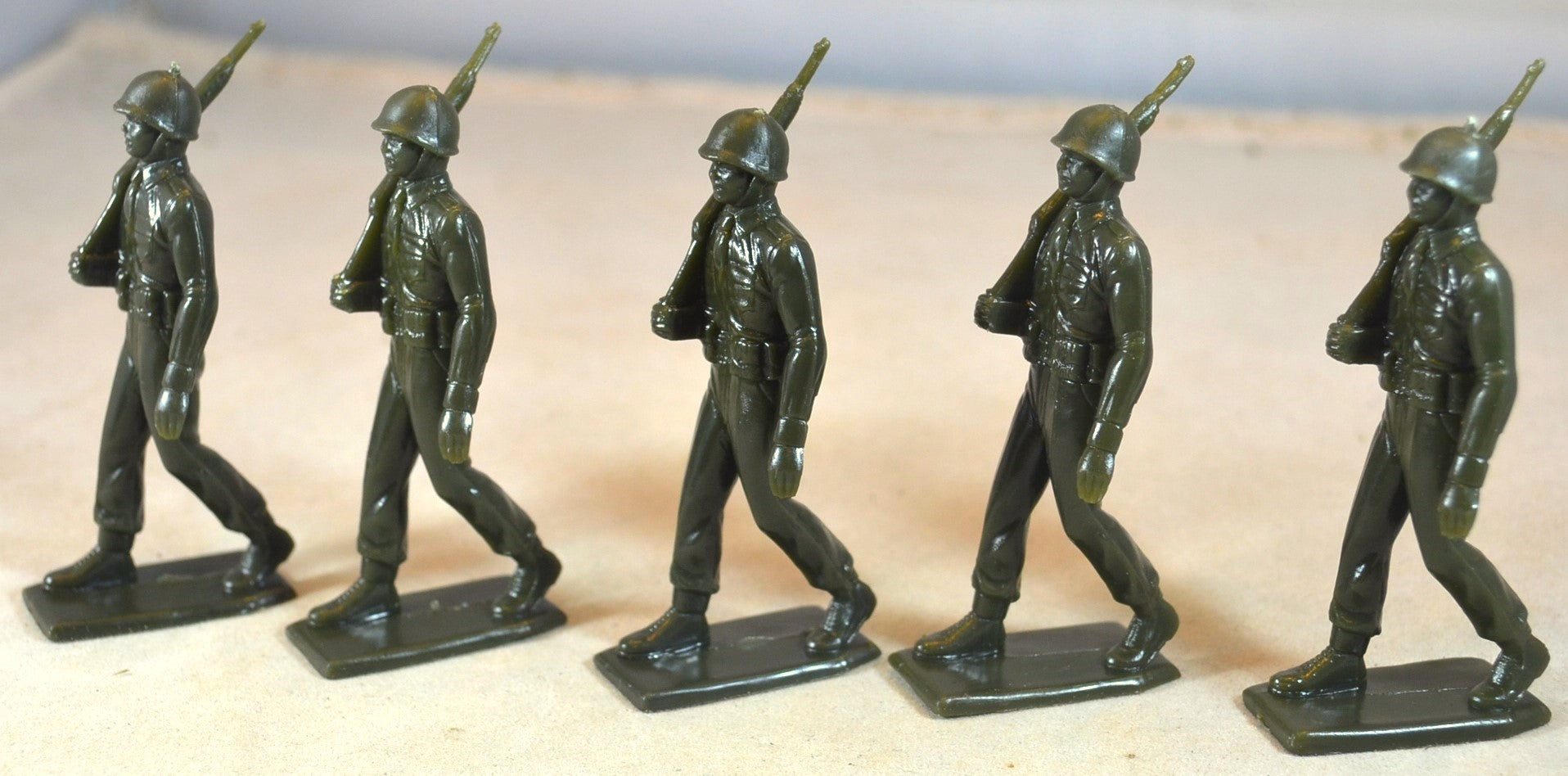 Marx WWII US Parade Soldiers Marching Infantry – MicShaun's Closet