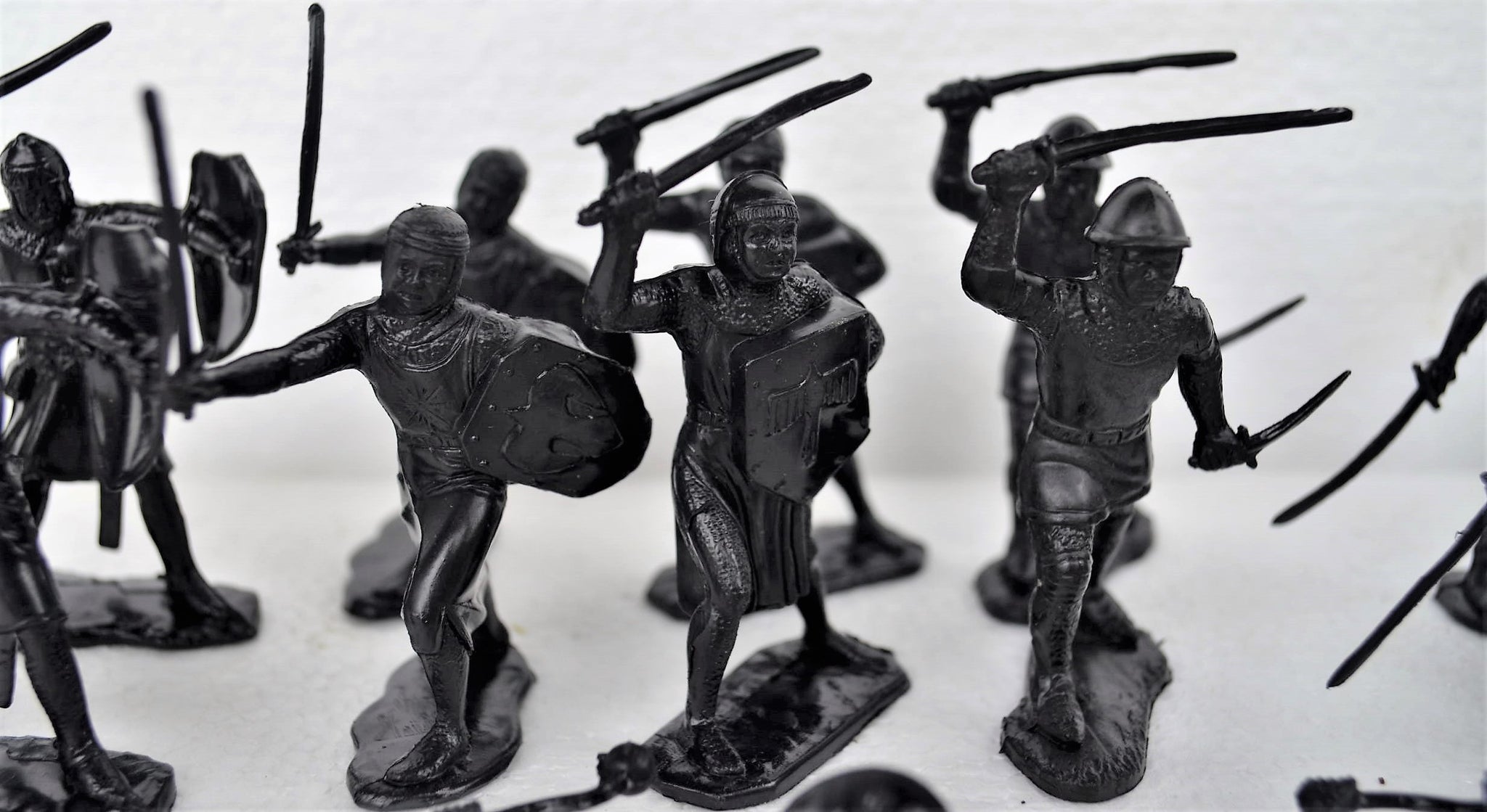 Figurines Chevaliers Médiévaux (Croisés) 1:72 CAESAR MINIATURES - Lot Plastique à Peindre